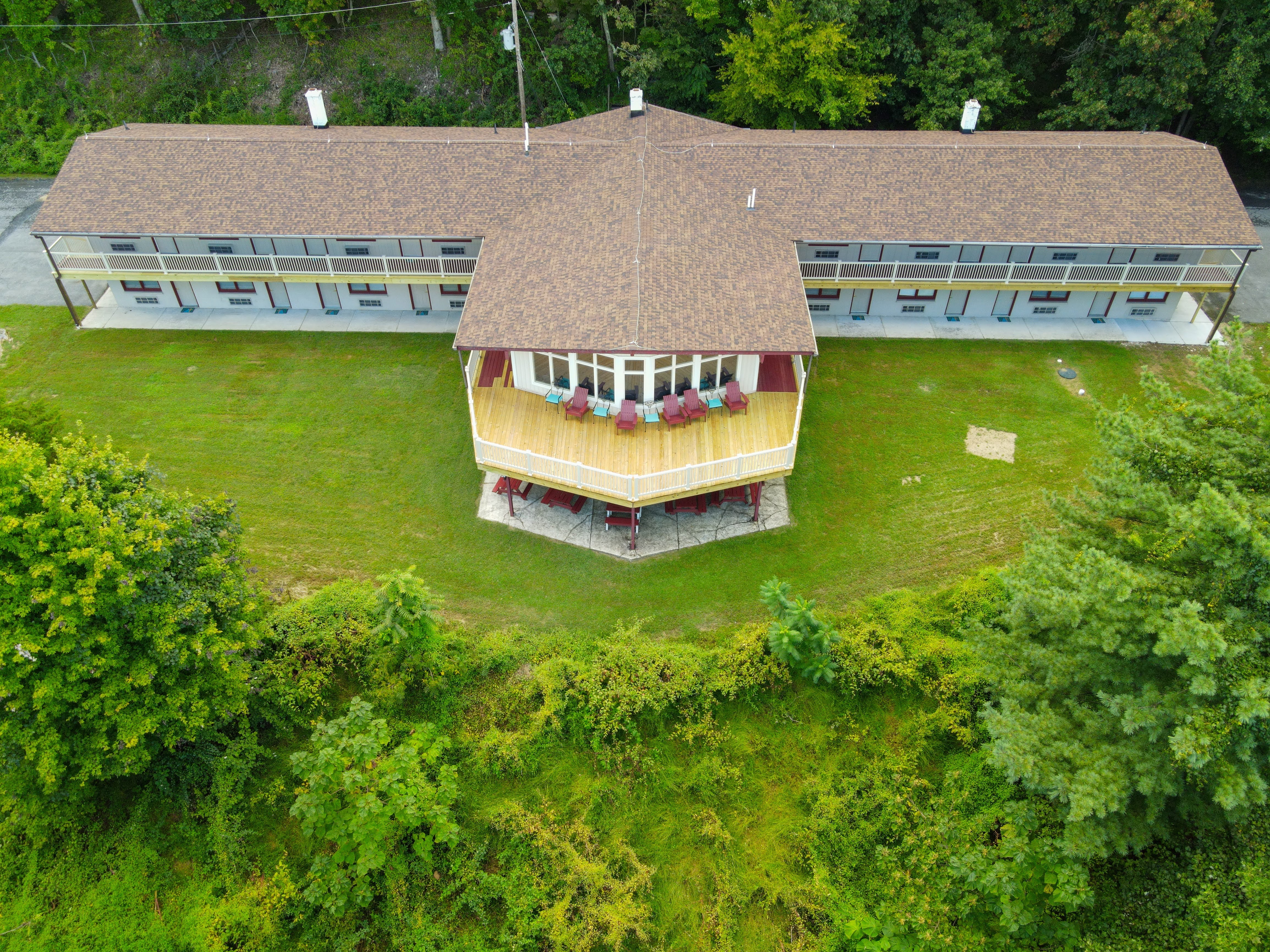 Ridge Inn exterior